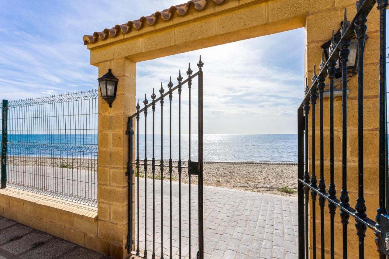 Holidays2Mijas Costa Lubina Del Sol Frontline Beach, Pool, Terrace, Seaview & Parking Sitio de Calahonda Exterior photo